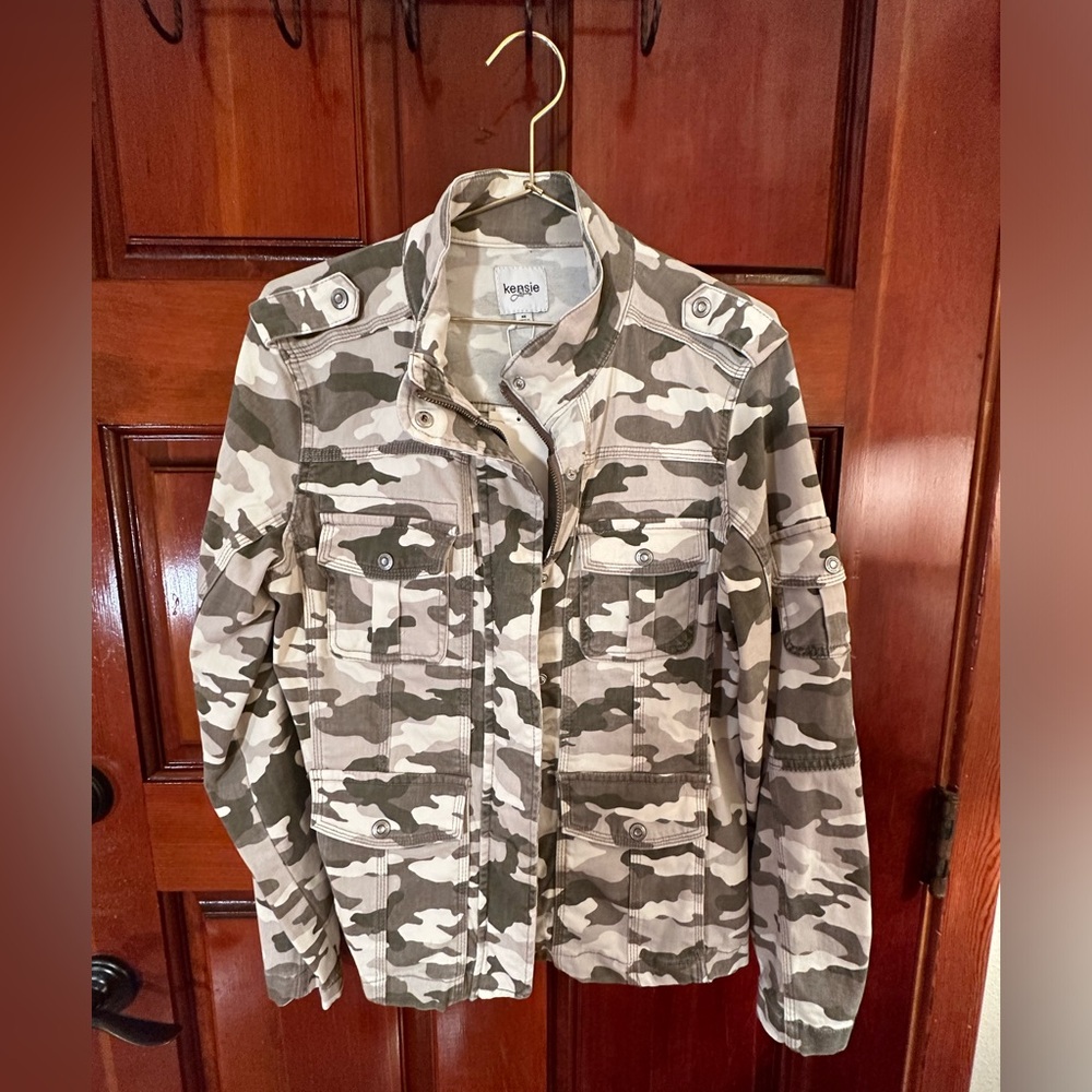 Kenzie Camouflage Jean Jacket Size Medium NWT